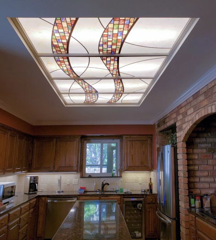 kitchen design mistakes, Fluorescent lighting in a kitchen