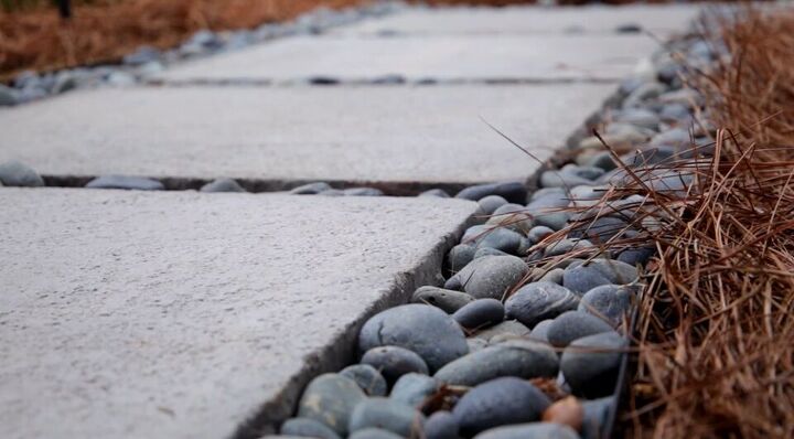 patio makeover, River rocks along the path