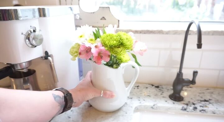 cozy home decor, Fresh flowers in the kitchen