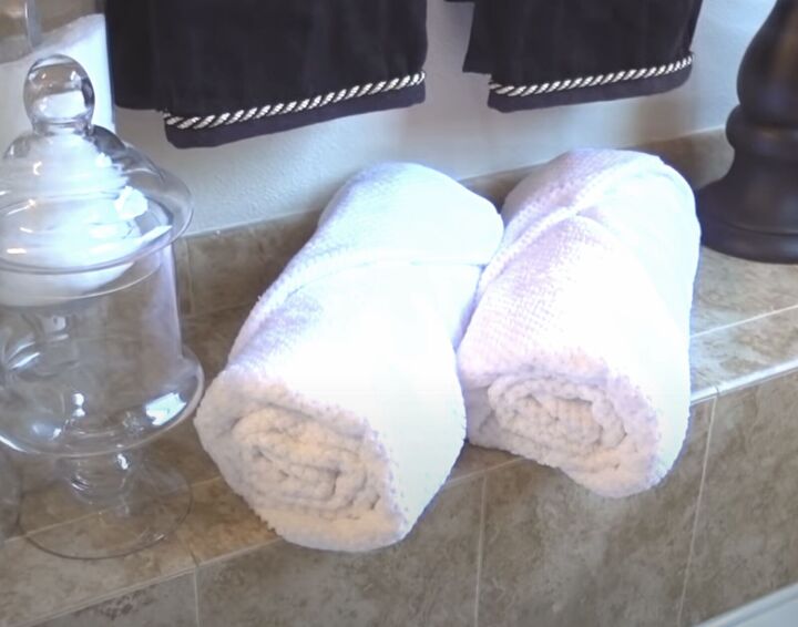 luxury bathroom ideas, Rolled towels