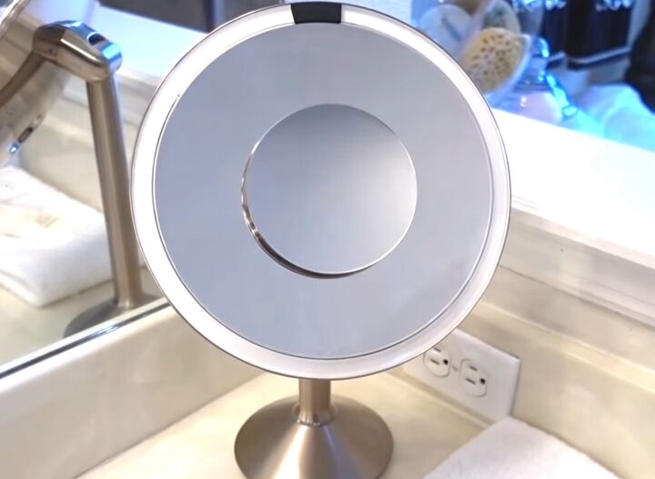 luxury bathroom ideas, Smart lighting on a mirror