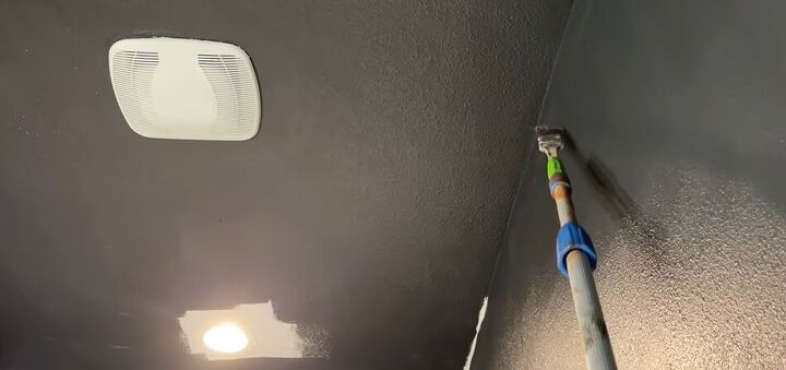 small bathroom makeover, Painting the ceiling