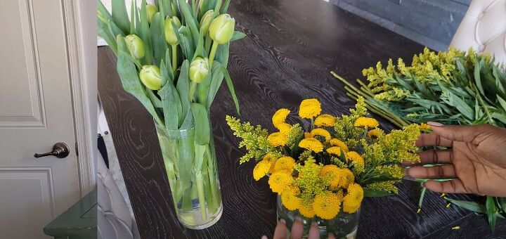 spring entryway decor, Places the flowers in vases