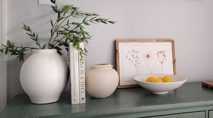 spring entryway decor, Styling the books upright