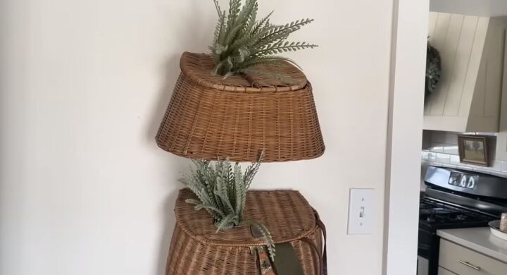 Cree baskets with plants