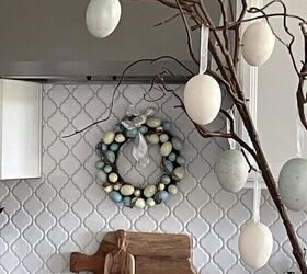 Her inspiring spring decor is really easy to recreate in your own home