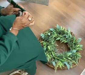 spring porch decor, Placing the smaller wreath inside the larger one