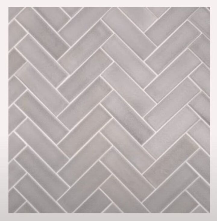 Clean grout lines