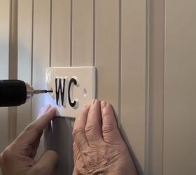 Installing the WC sign