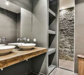 Neutral earth tones in a bathroom