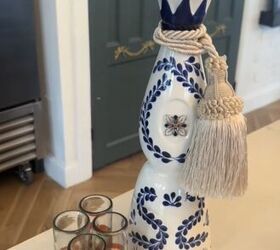 how to style tassels, Adding a tassel to a liquor bottle