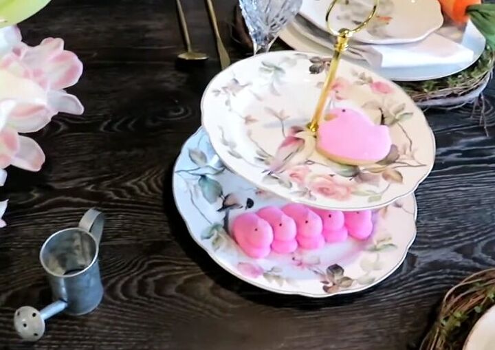 how to decorate for easter, Cake stands with peeps