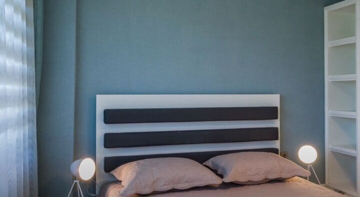 small bedroom design ideas, Hanging headboard