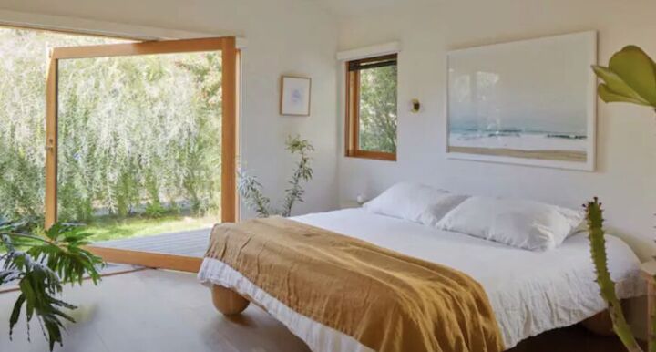 small bedroom design ideas, Light and bright small bedroom