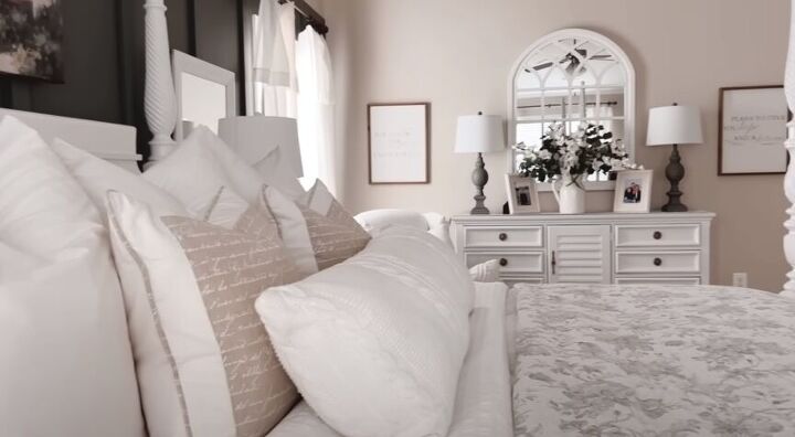 Cottage bedroom bed