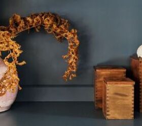 We all have a bookshelf but we don't all know how to style it. Here are the 5 must-see tips!