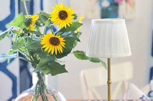 It's no wonder everyone is obsessed with sunflowers—here's how to style them!