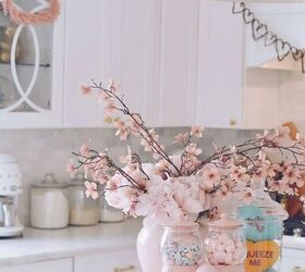 We just found 25 of the cutest ways to decorate our kitchens this February