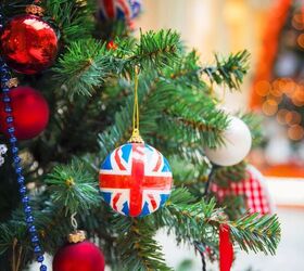 6 surprising differences between British & American Christmas decor