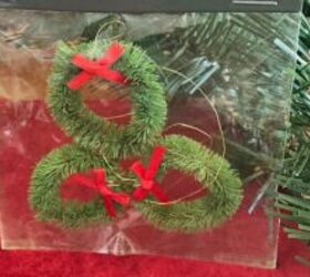 We just found the most adorable use for mini wreaths