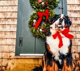 This vintage 1930s Christmas wreath idea is too charming not to copy