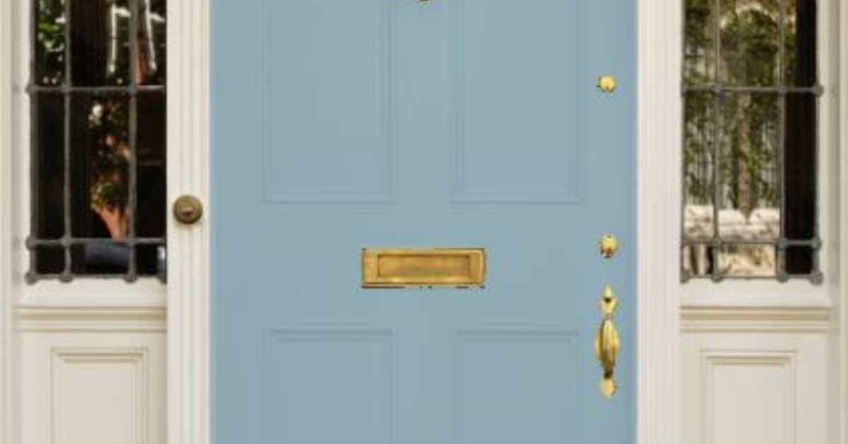 Best Front Door Colors for Winter: Welcoming Shades for a Cozy Entry ...