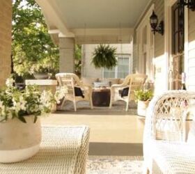 We could all steal a few ideas from this gorgeous porch refresh