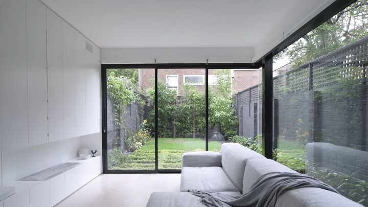 The Philosophy of Minimalism in Architecture: Less is More | Redesign
