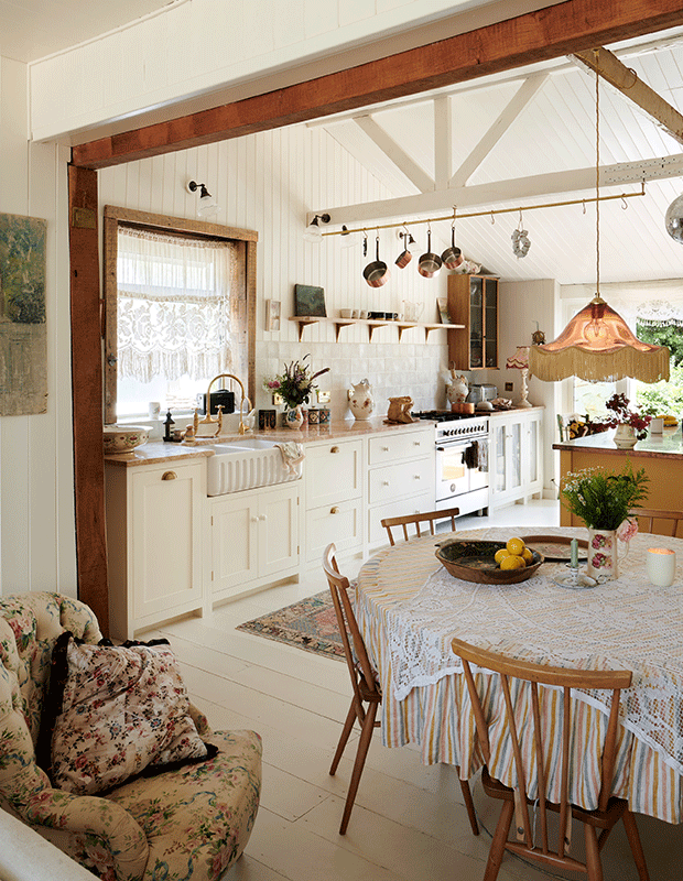 The British Country Kitchen Trend: 9 Ways to Get the Look in Your Home ...