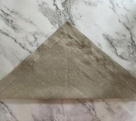 Add a dash of cuteness to your Easter table with this adorable napkin idea