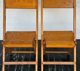 She didn’t use these retro folding chairs for seating—she hung them here instead