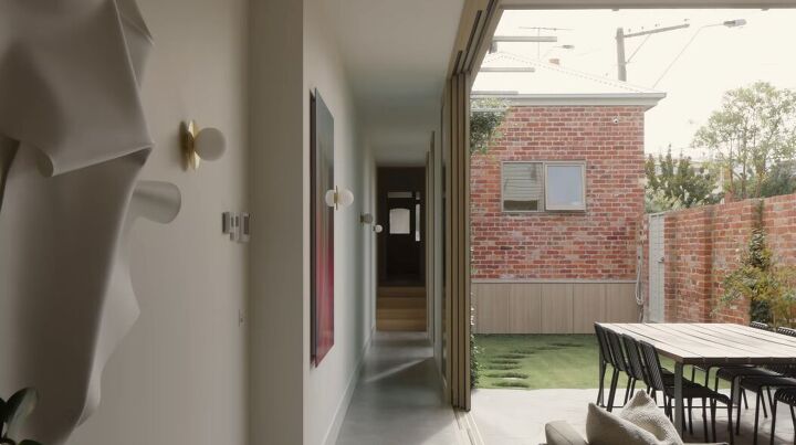 How to Design a Home Around a Courtyard for a Seamless Indoor-Outdoor ...