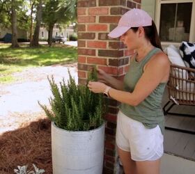 The secret to a welcoming front porch? It's all about THIS combo