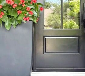 She skipped putting a wreath on her door—but wait 'till you see the rest of her porch