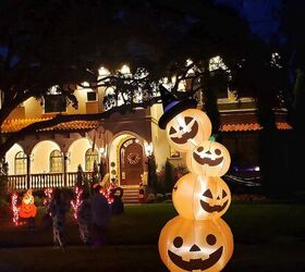 Giant Halloween decor that’s taking over lawns this year