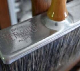 How she's using old paint brushes to decorate her bookshelf this season