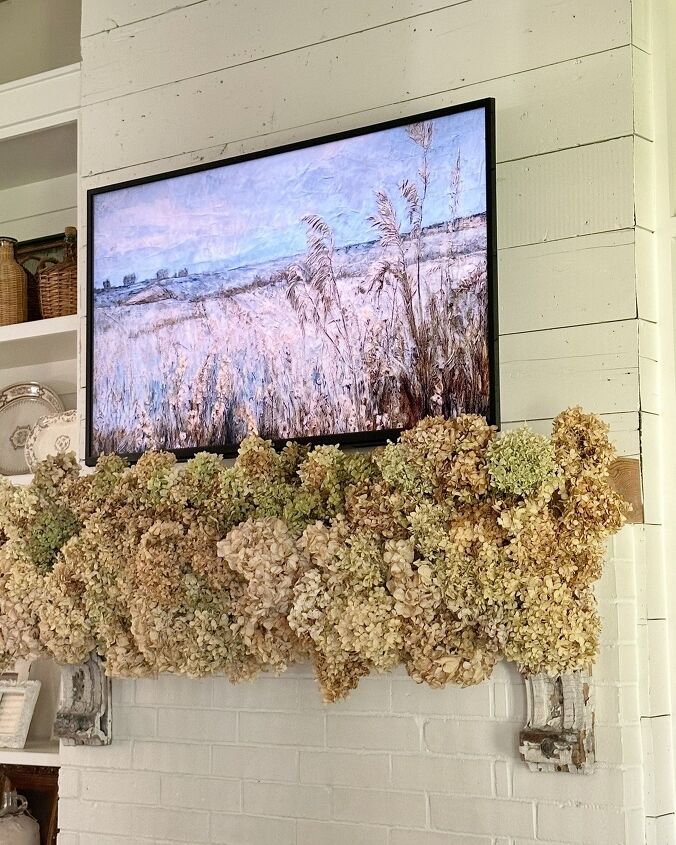 11 Ways To Decorate With Dried Hydrangeas For Fall | Redesign