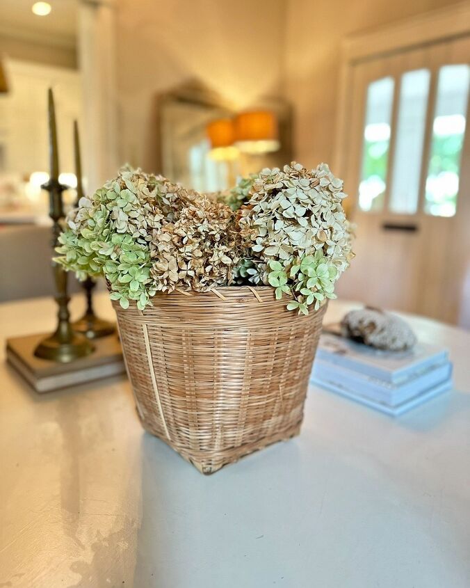 11 Ways To Decorate With Dried Hydrangeas For Fall | Redesign