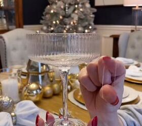 Put a clear elastic band around your drinking glasses for this GENIUS reason