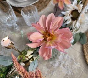 Soft pinks, warm golds, and garden-inspired touches for a breathtaking Thanksgiving