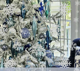 Stylish Decorating Ideas for a Flocked Christmas Tree | Redesign
