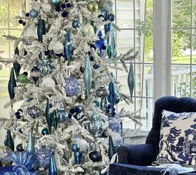 Stylish Decorating Ideas for a Flocked Christmas Tree | Redesign