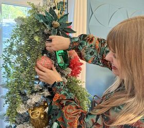Stylish Decorating Ideas for a Flocked Christmas Tree | Redesign
