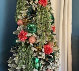 Stylish Decorating Ideas for a Flocked Christmas Tree | Redesign