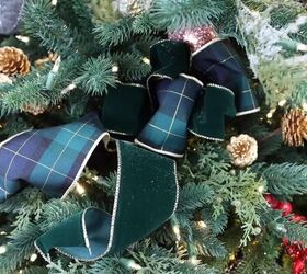 Classic Christmas Tree Design With Green, Tartan Ribbon and Sparkle ...