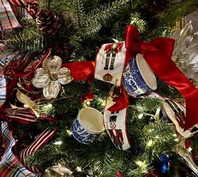 This is what Christmas looks like when you’re a serious thrifter