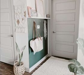 No Entryway? This Is How Designers Fake One for the Holidays | Redesign