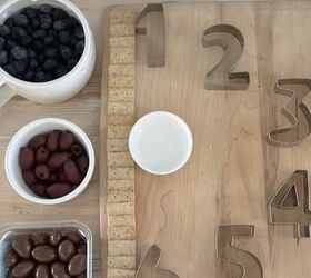 How To Create a Clock Themed Snack Board for New Year's | Redesign