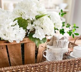 The simple kitchen table centerpiece formula that always looks beautiful