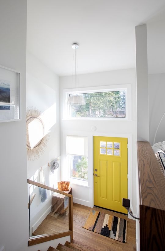 10 Best Split Foyer Entry Makeovers | Redesign